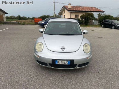 Volkswagen New Beetle TDI 105CV (9)
