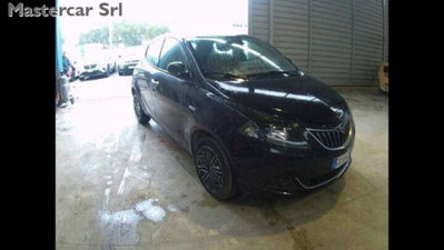 Lancia Ypsilon 1.0 FireFly 5 porte S&S Hybrid Gold Plus (3)