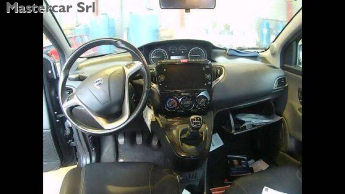 Lancia Ypsilon 1.0 FireFly 5 porte S&S Hybrid Gold Plus (6)