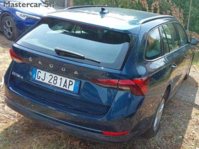 Skoda Octavia Station Wagon 2.0 TDI EVO SCR DSG Wagon Executive (5)