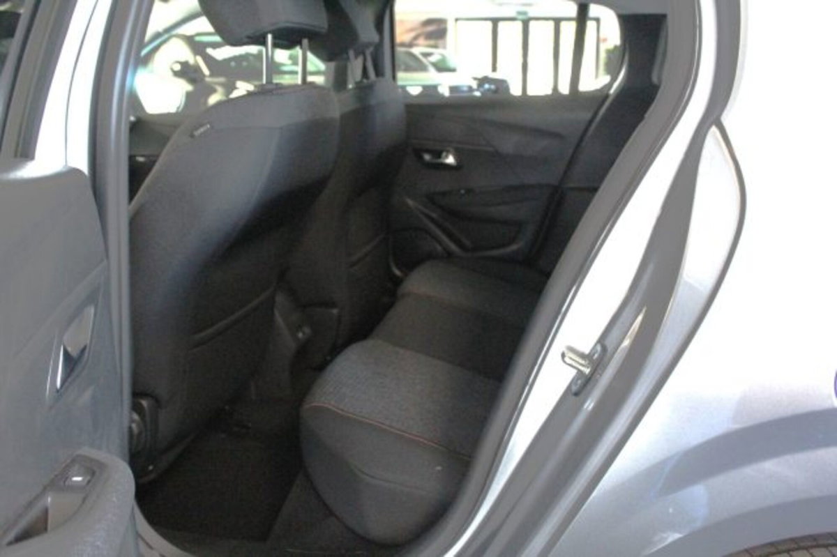 Peugeot 208 1.2 puretech Active s&s 100cv (14)