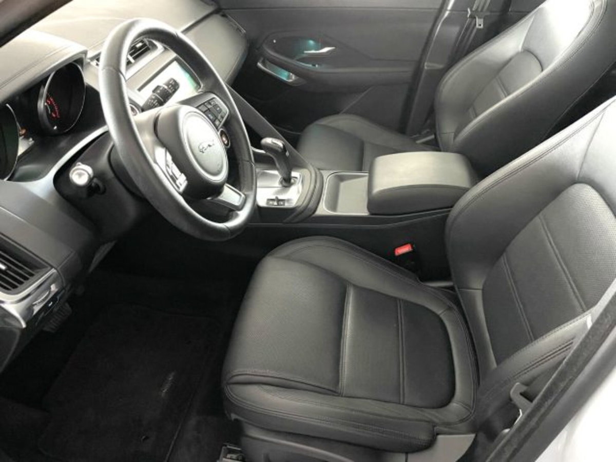Jaguar E-Pace 2.0D 150 CV R-Dynamic (8)
