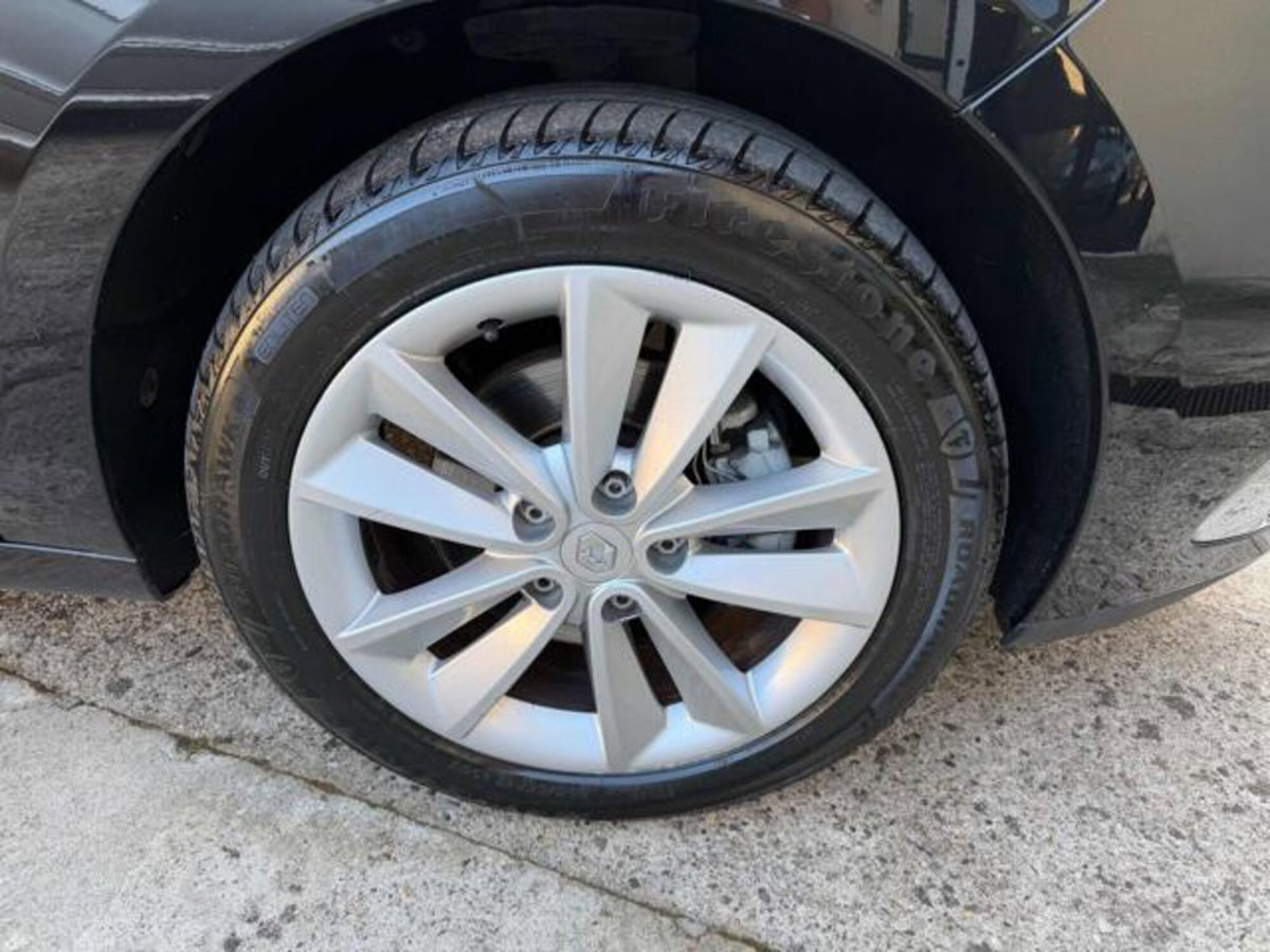 Renault Scenic E-Tech Electric 1.5 dCi 110CV Live (8)