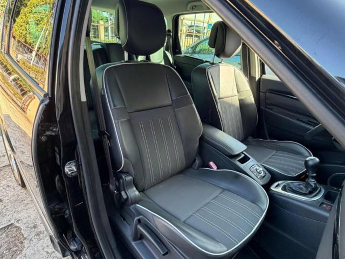 Renault Scenic E-Tech Electric 1.5 dCi 110CV Live (9)