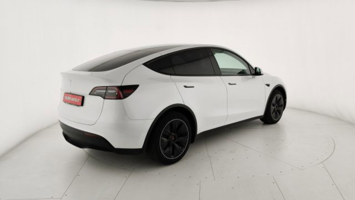 Tesla Model Y rwd (18)