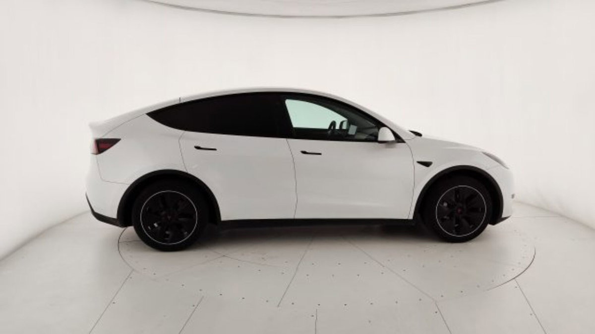 Tesla Model Y rwd (20)