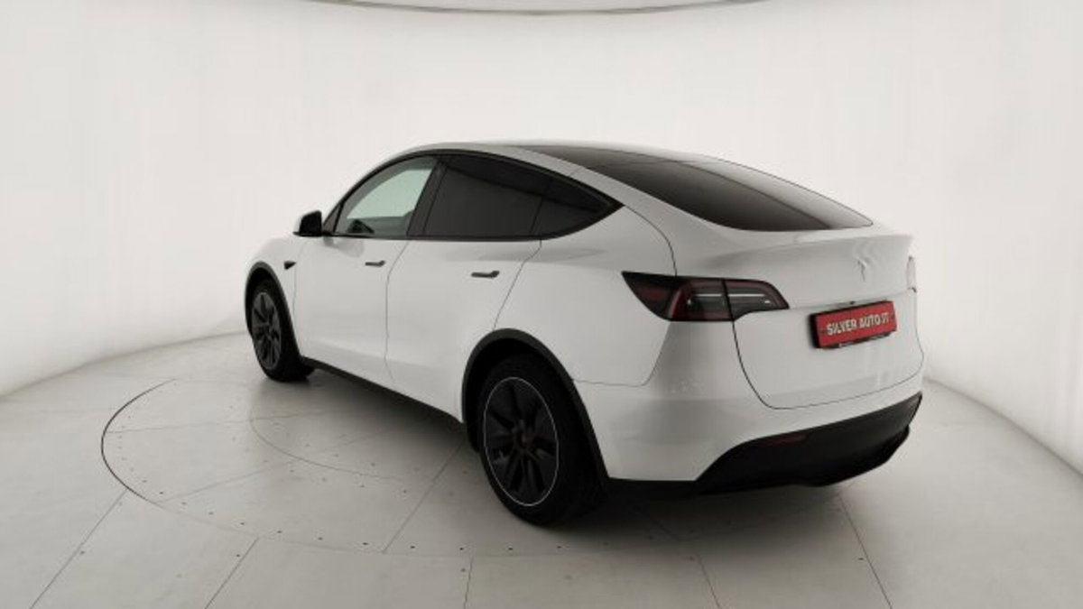 Tesla Model Y rwd (5)