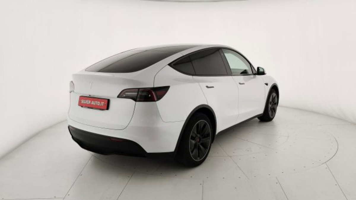 Tesla Model Y rwd (7)