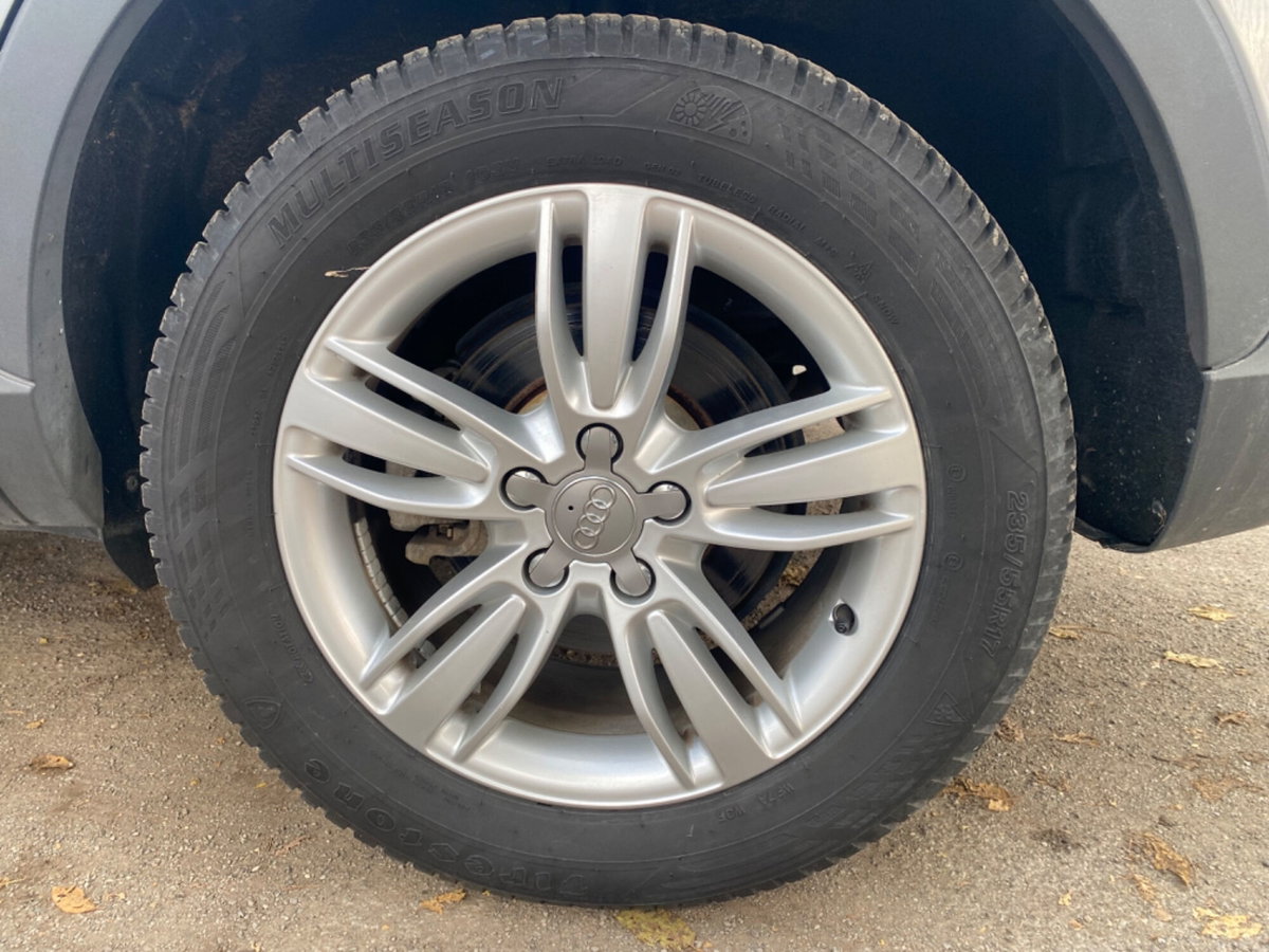 Audi Q3 2.0 TDI 120 CV Sport (8)