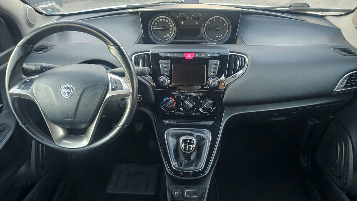 Lancia Ypsilon 1.3 MJT 16V 95 CV 5 porte S&S Gold (10)