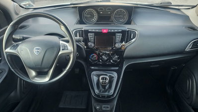 Lancia Ypsilon 1.3 MJT 16V 95 CV 5 porte S&S Gold (10)