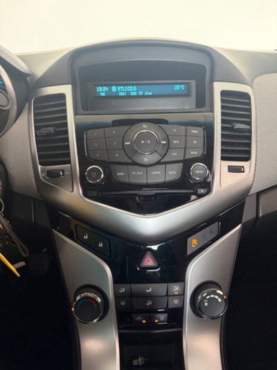 Chevrolet Cruze 1.6 4 porte LS (13)