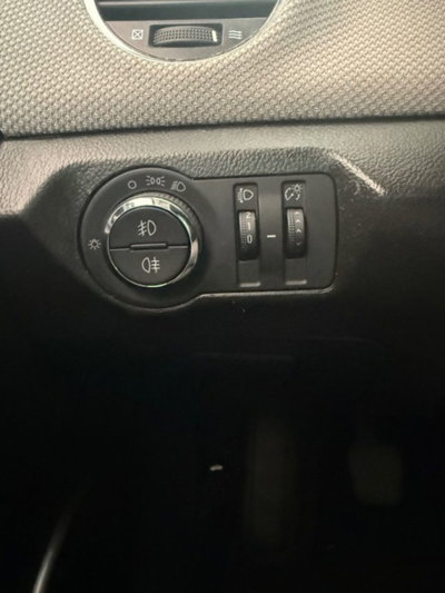 Chevrolet Cruze 1.6 4 porte LS (14)
