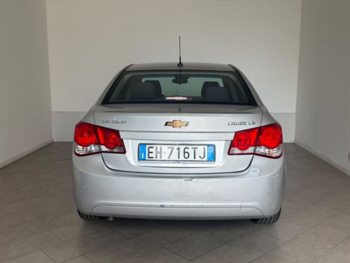 Chevrolet Cruze 1.6 4 porte LS (6)