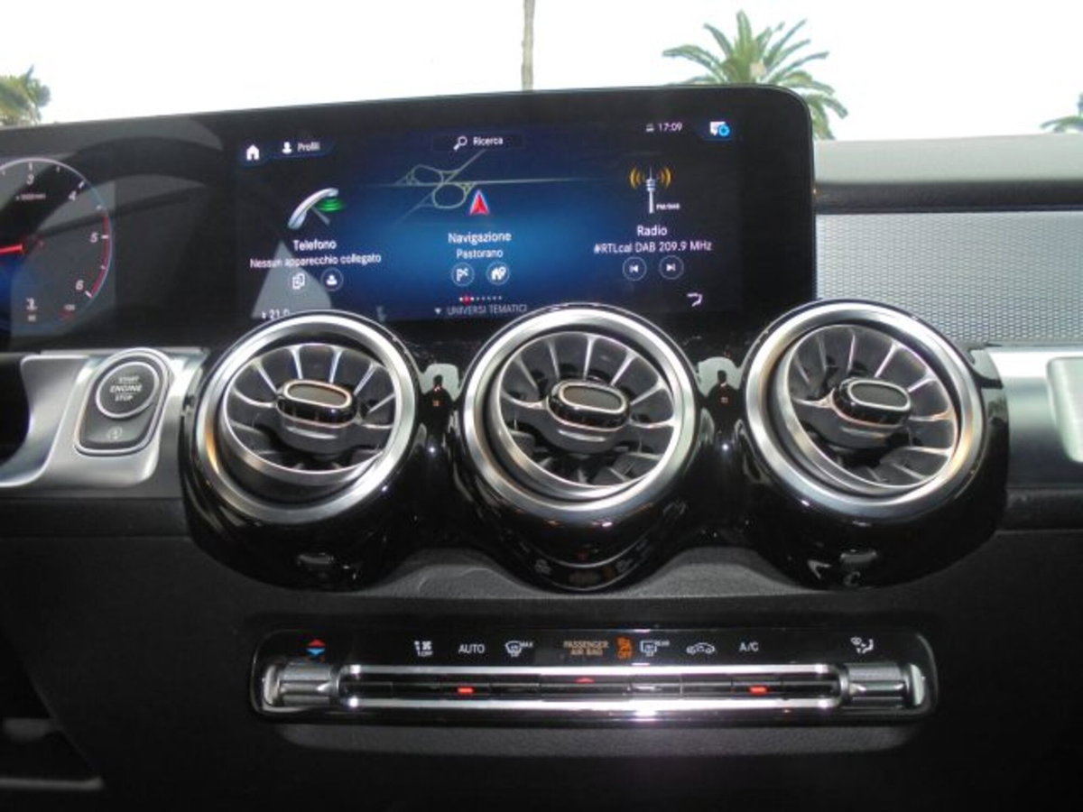 Mercedes-Benz GLB 200 d Automatic 4Matic Sport (14)