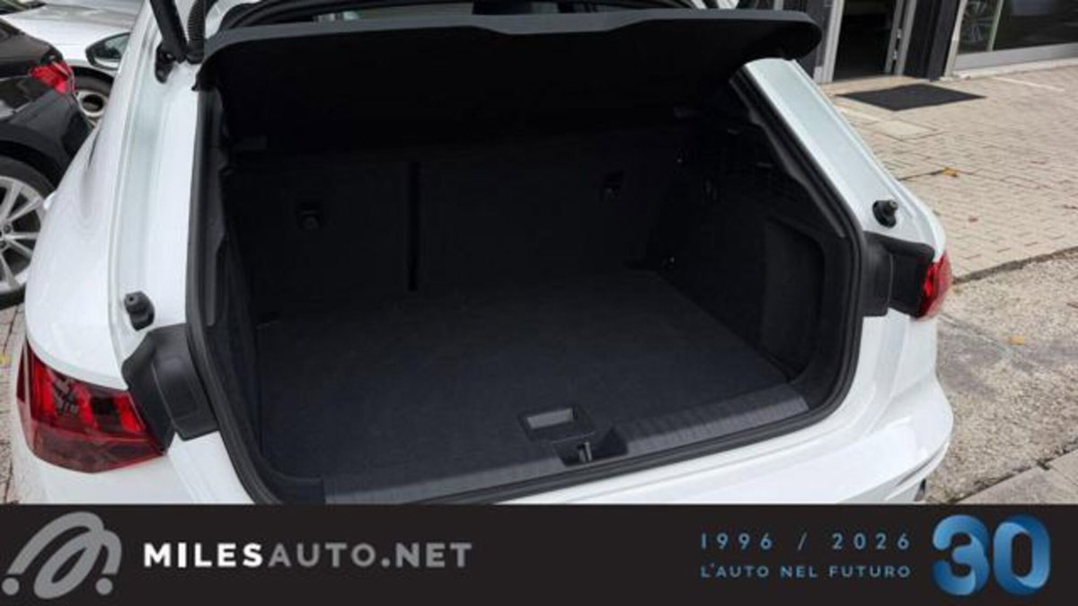 Audi A3 Sportback 30 g-tron S tronic S line edition (15)