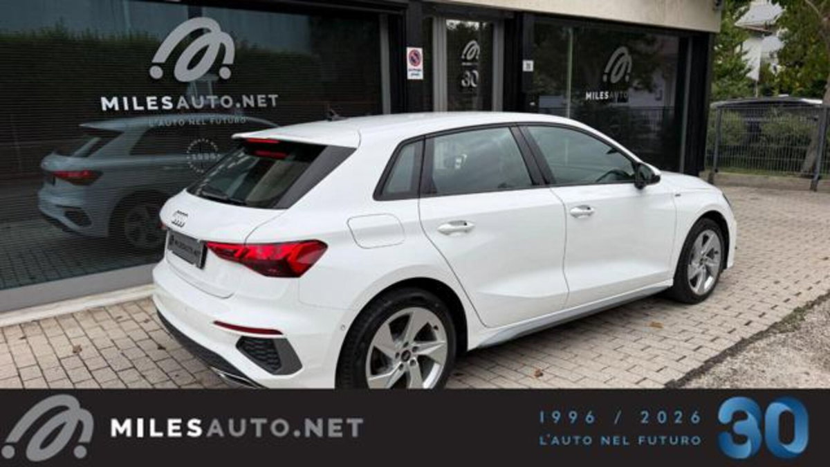 Audi A3 Sportback 30 g-tron S tronic S line edition (17)