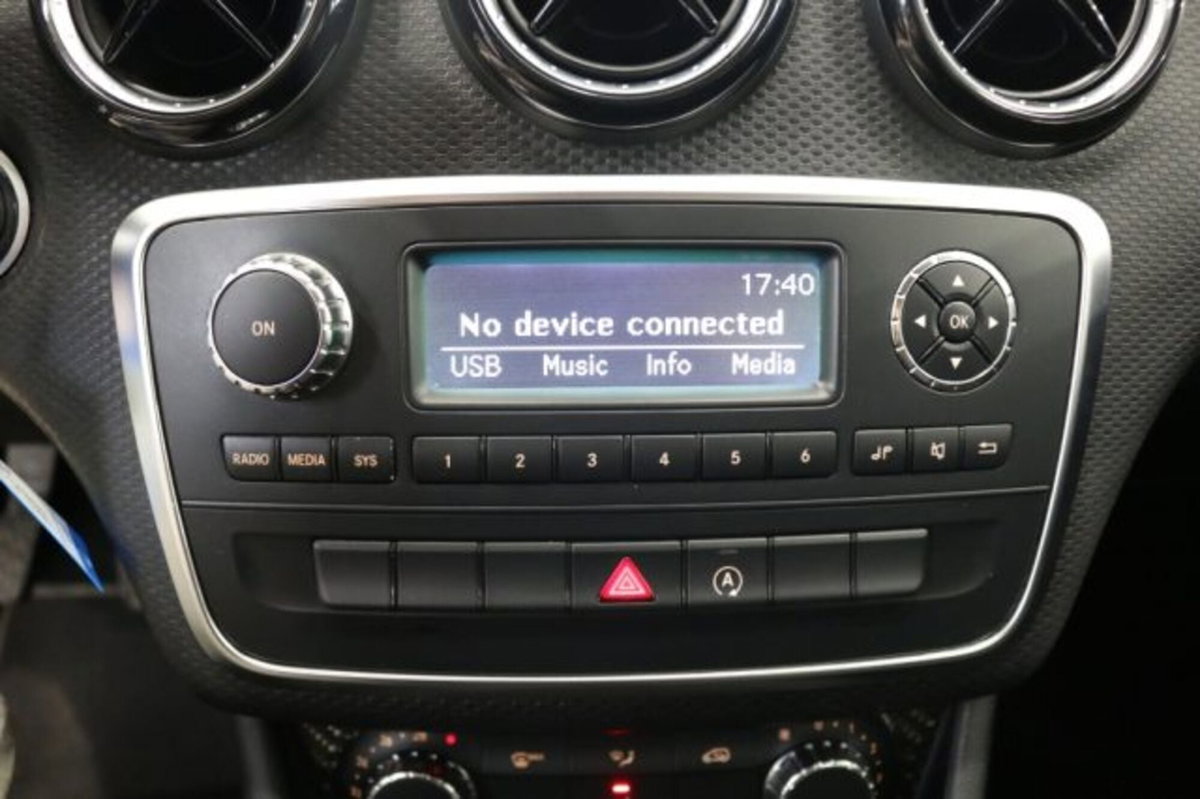 Mercedes-Benz Classe A 160 d Executive (15)
