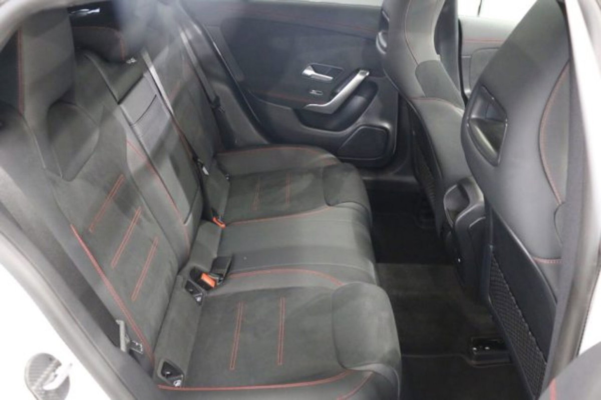 Mercedes-Benz CLA Shooting Brake 220 d AMG Line Premium Plus auto (12)