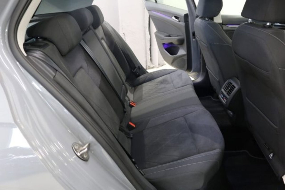 Volkswagen Golf 1.5 eTSI 150 CV EVO ACT DSG Style (12)