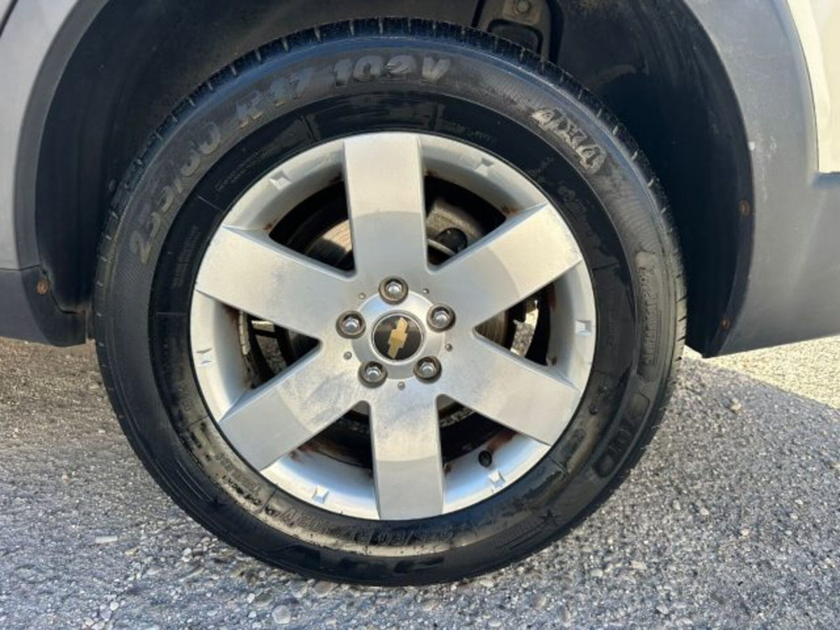 Chevrolet Captiva 2.0 VCDi 2WD (18)