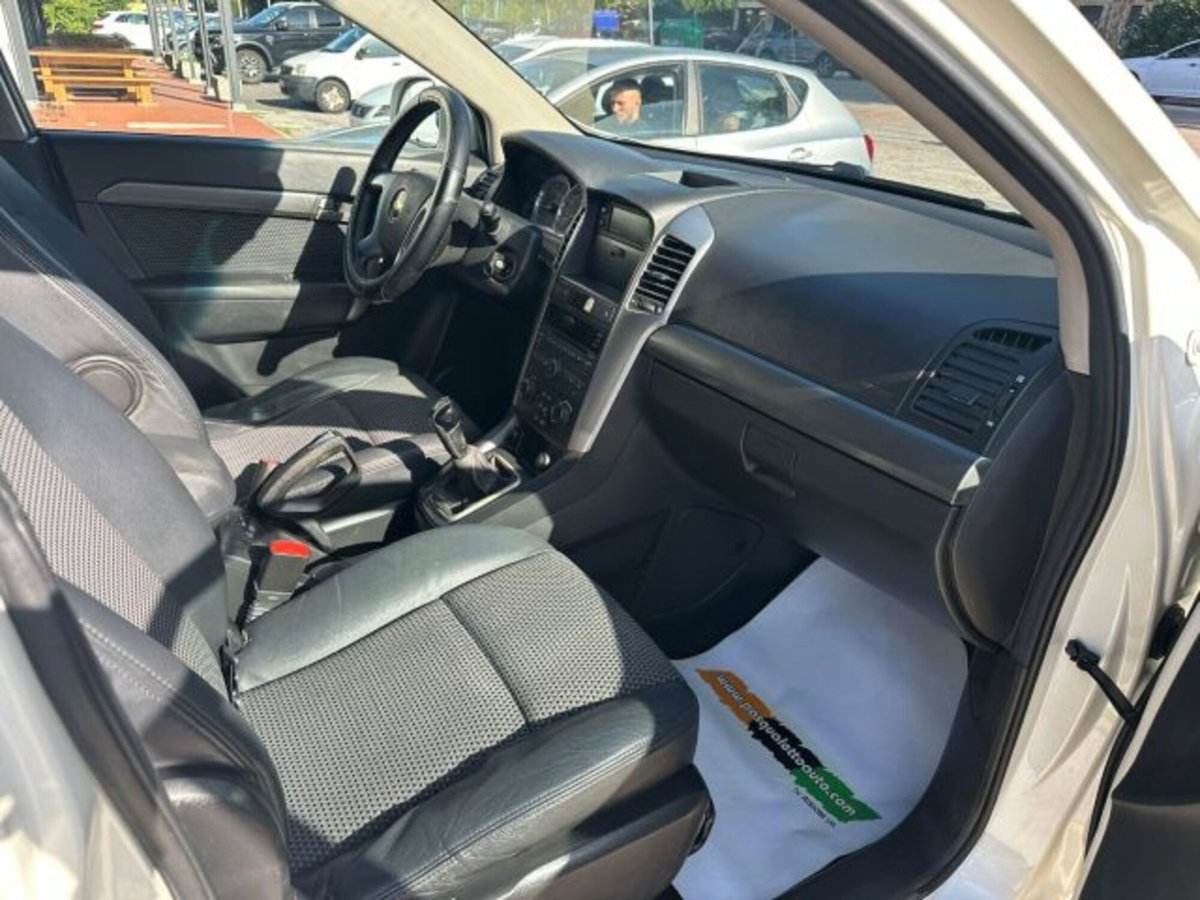 Chevrolet Captiva 2.0 VCDi 2WD (19)