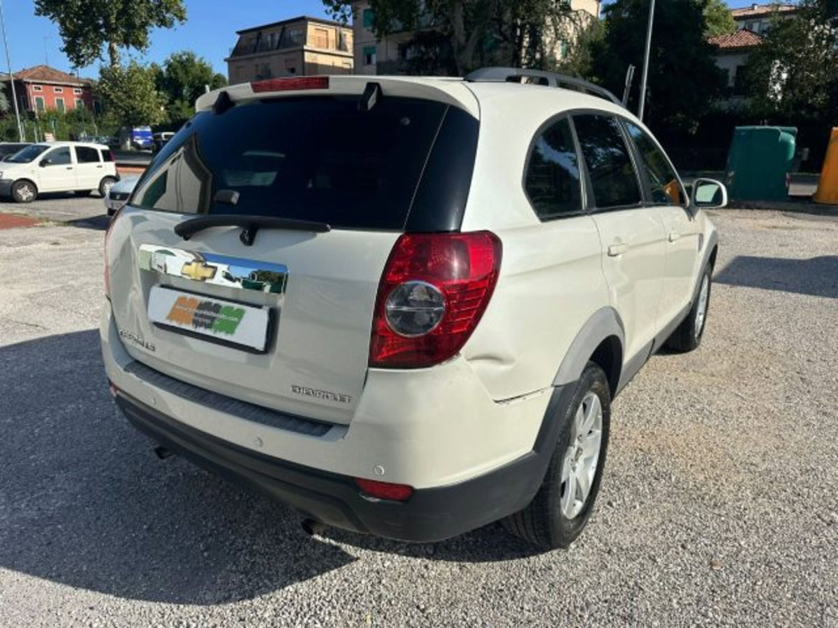 Chevrolet Captiva 2.0 VCDi 2WD (4)