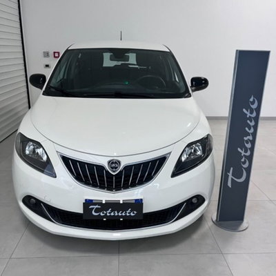 Lancia Ypsilon 1.0 FireFly 5 porte S&S Hybrid Ecochic Gold (2)