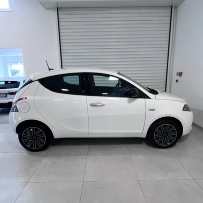 Lancia Ypsilon 1.0 FireFly 5 porte S&S Hybrid Ecochic Gold (7)