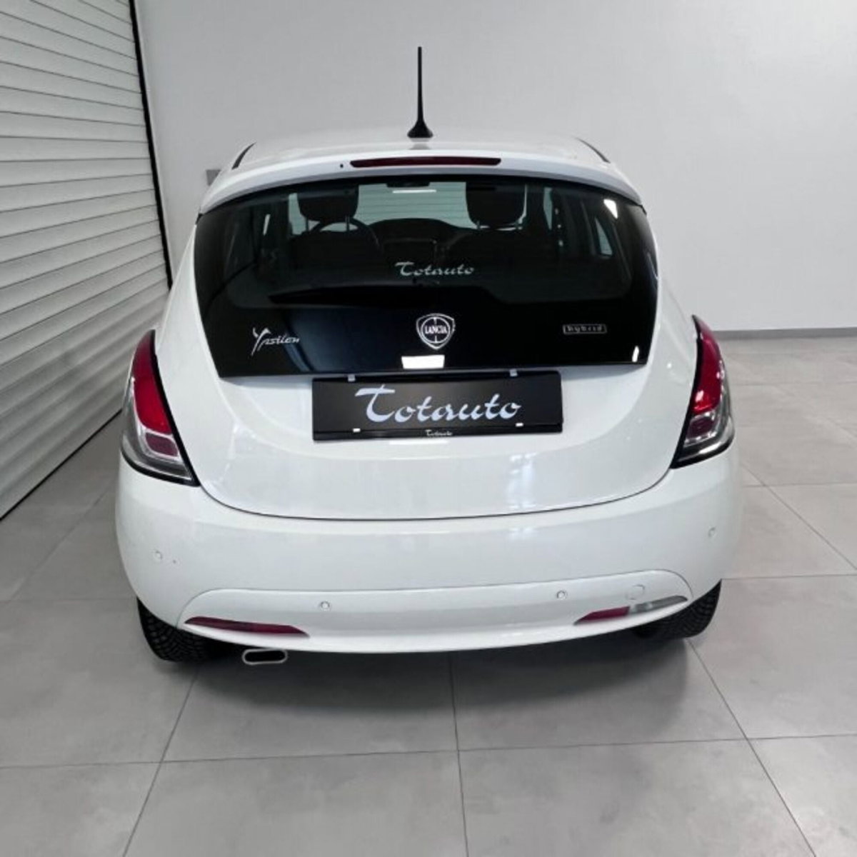 Lancia Ypsilon 1.0 FireFly 5 porte S&S Hybrid Ecochic Gold (9)