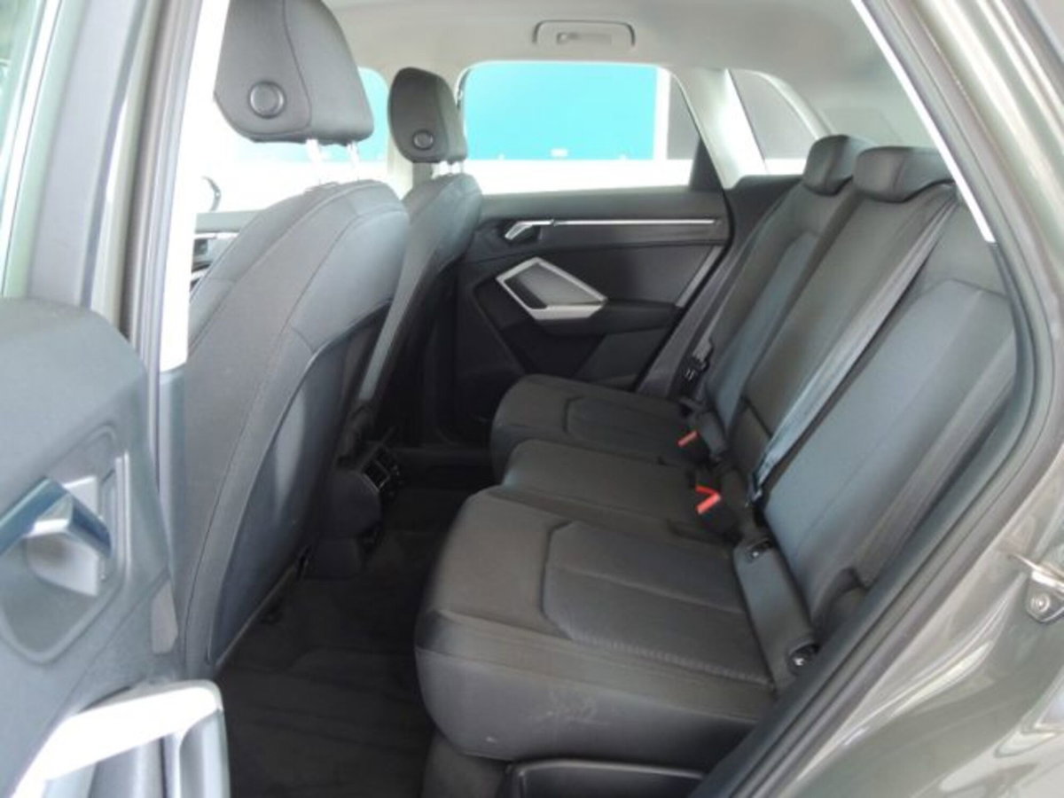 Audi Q3 35 TDI Business Advanced (14)