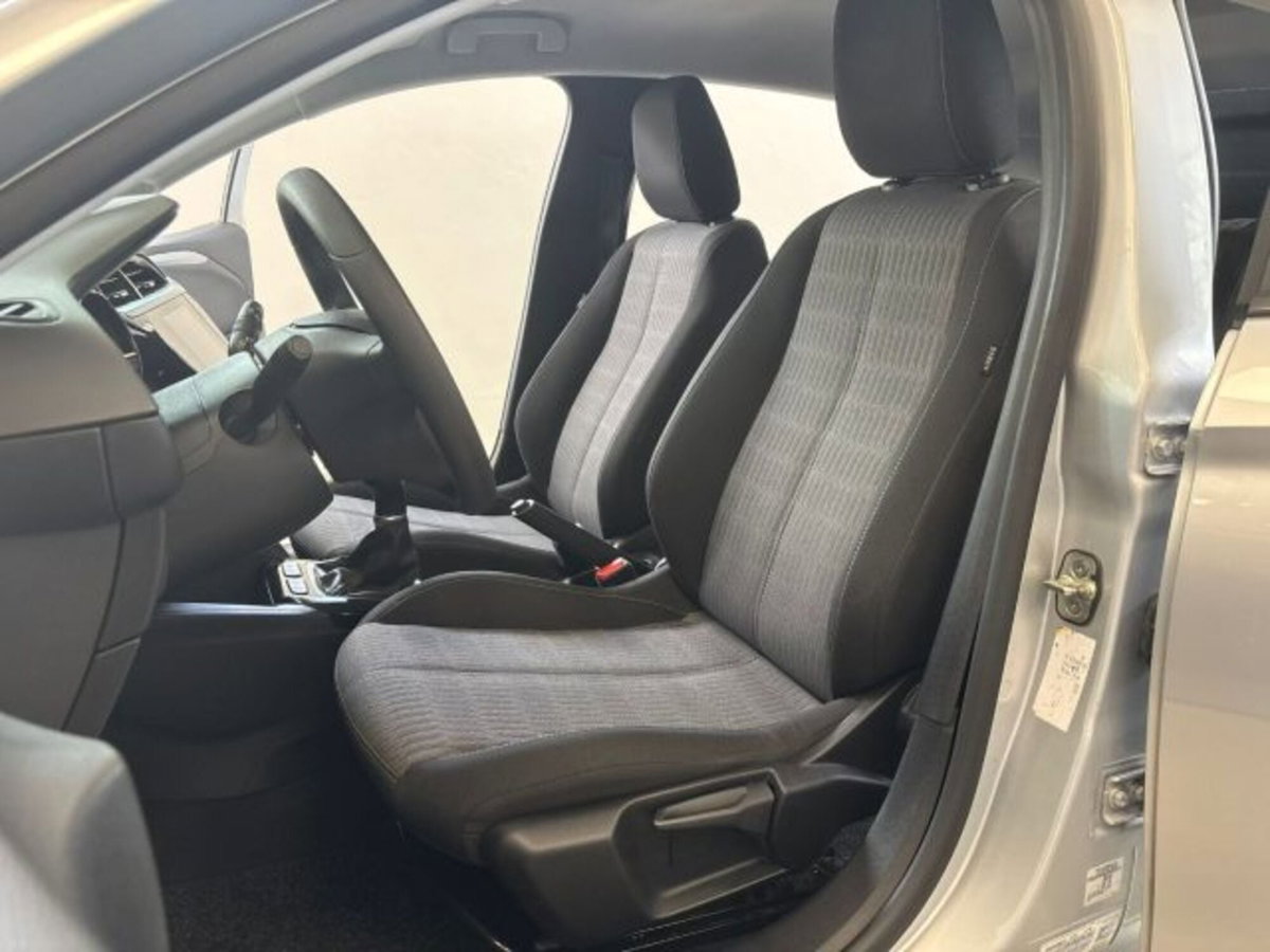Opel Corsa 1.2 Edition (9)