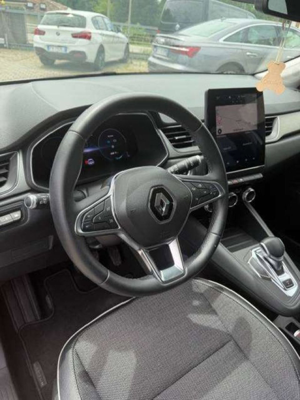 Renault Captur Plug-in Hybrid E-Tech 160 CV Intens (13)