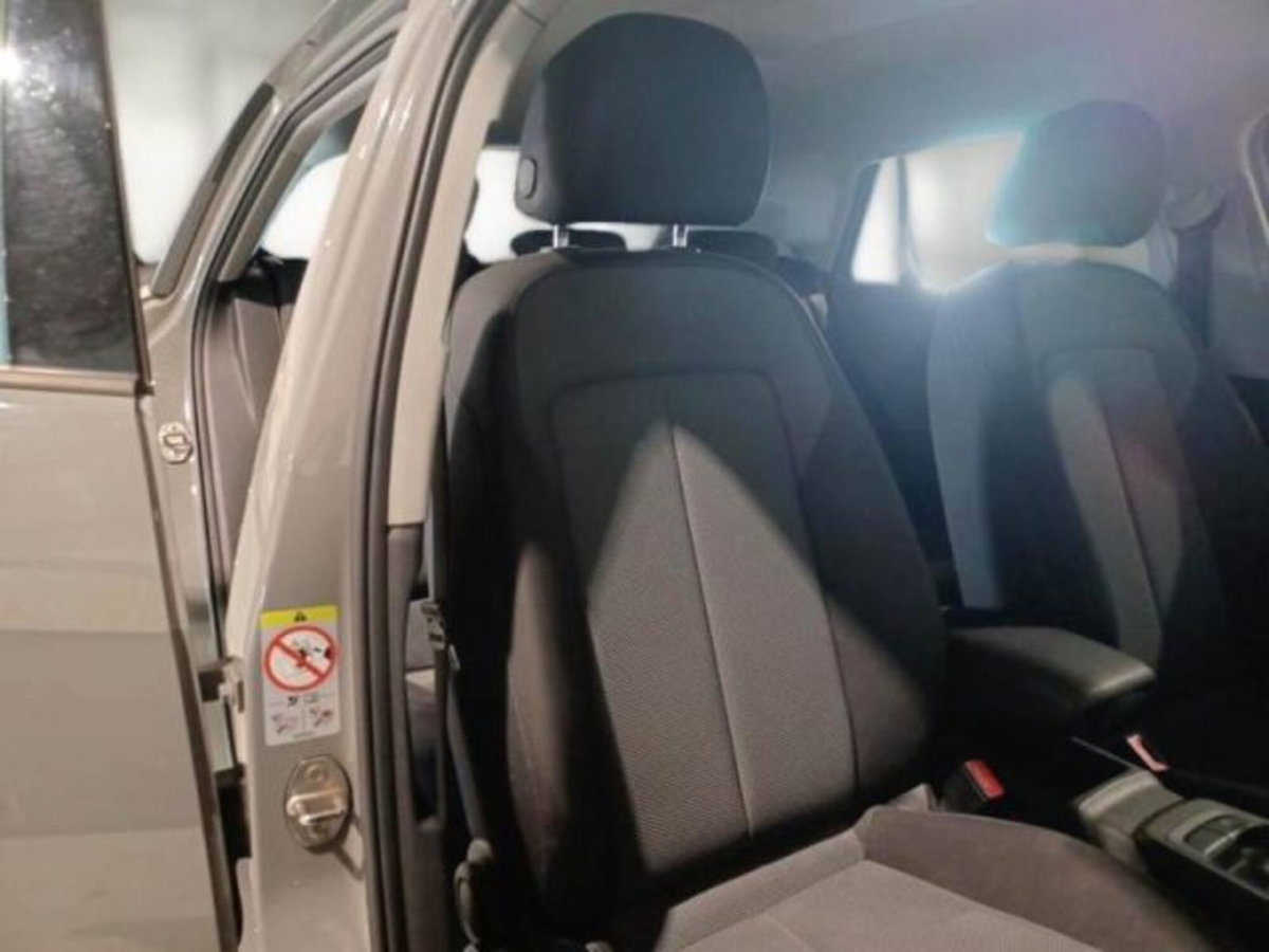 Audi Q2 Q2 1.6 TDI S tronic Design (11)