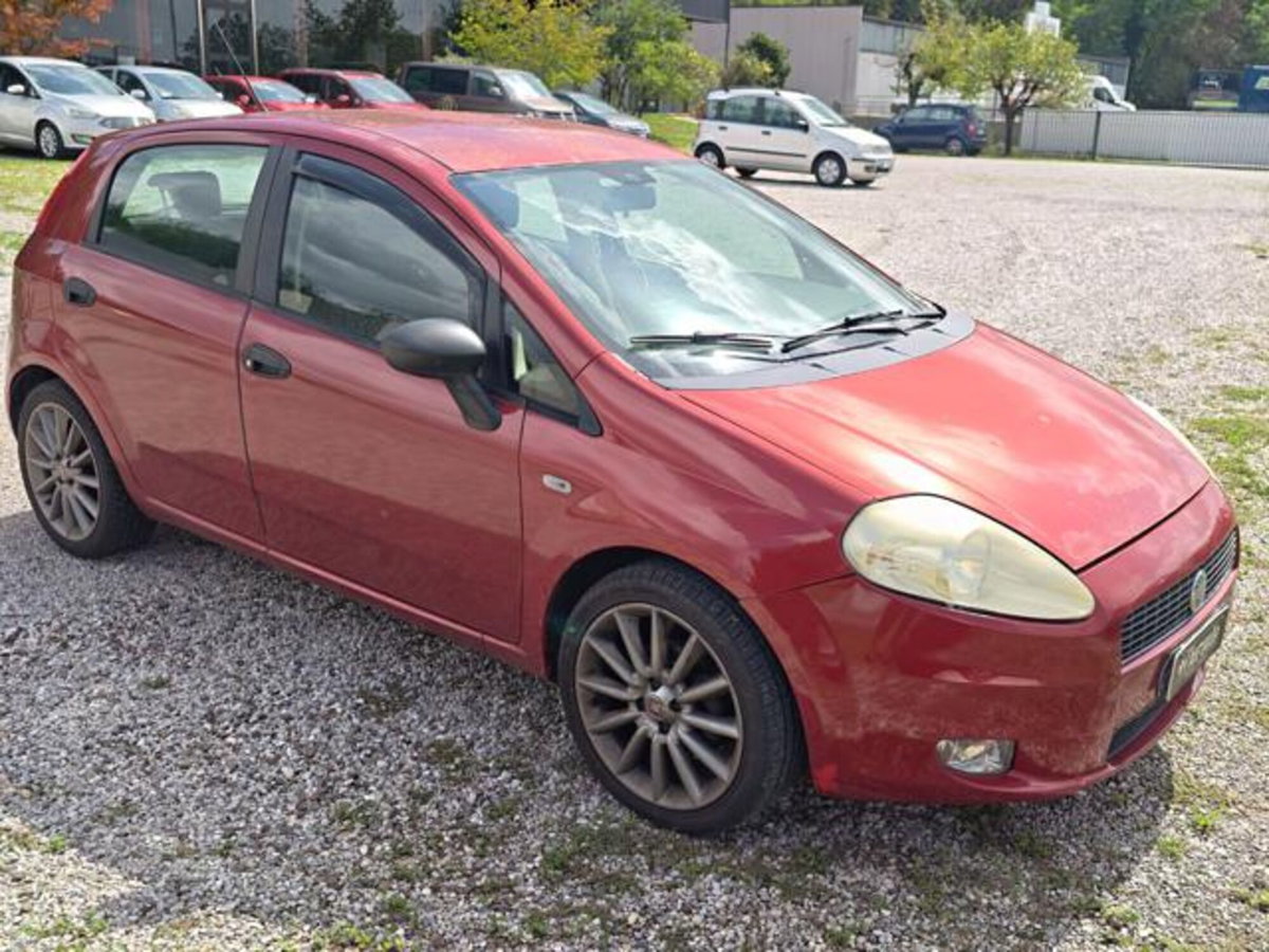 Fiat Grande Punto 1.3 MJT 75 CV 5 porte Dynamic (2)