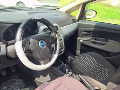 Fiat Grande Punto 1.3 MJT 75 CV 5 porte Dynamic (9)