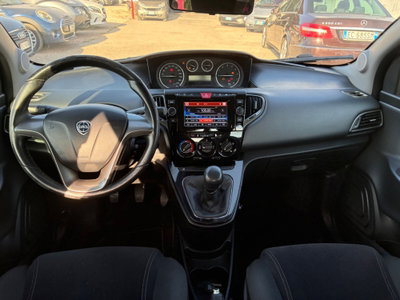 Lancia Ypsilon 1.2 69 CV Platinum (10)