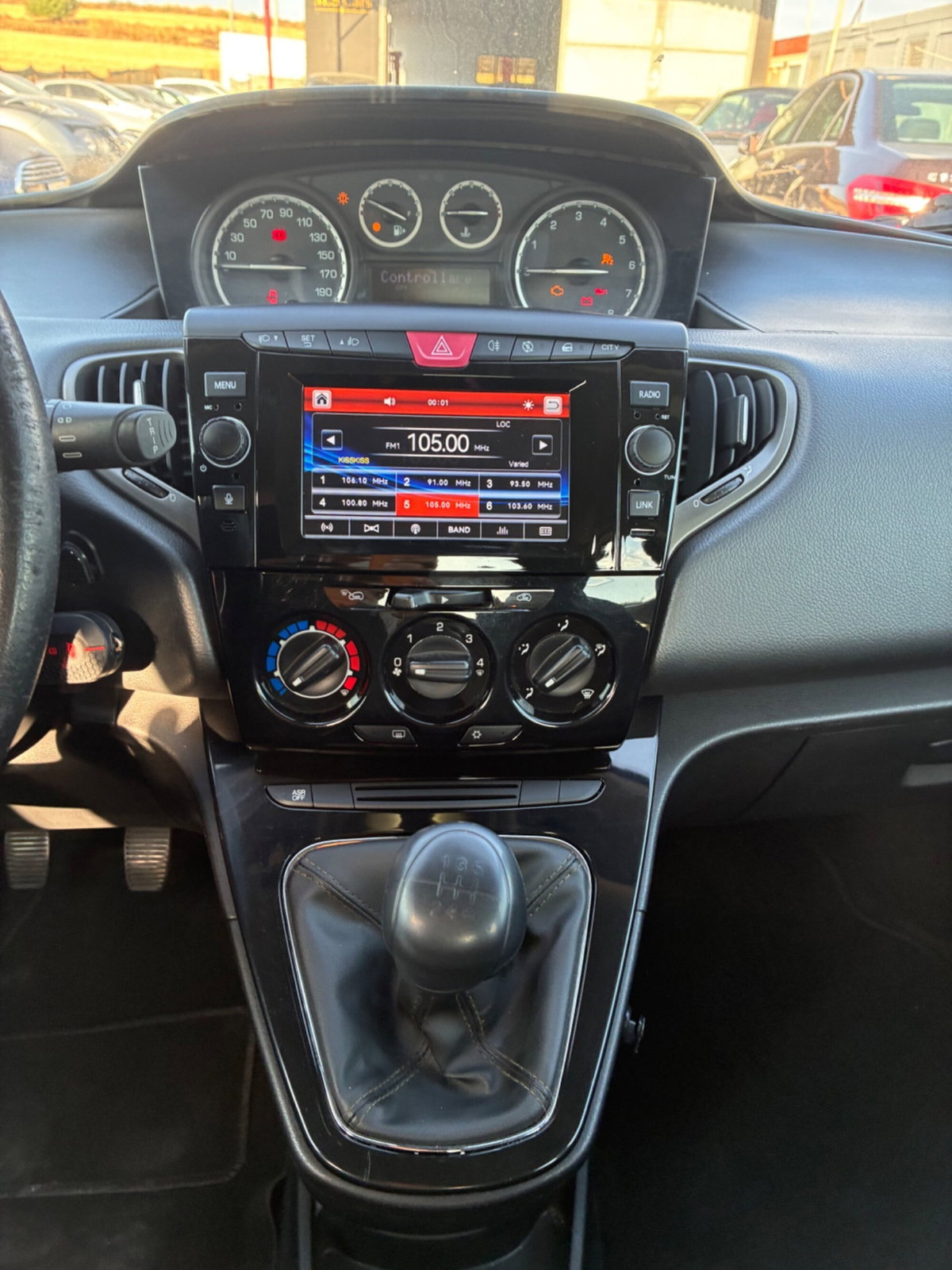 Lancia Ypsilon 1.2 69 CV Platinum (12)