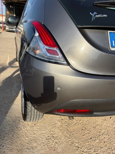 Lancia Ypsilon 1.2 69 CV Platinum (15)