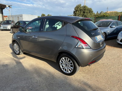 Lancia Ypsilon 1.2 69 CV Platinum (4)