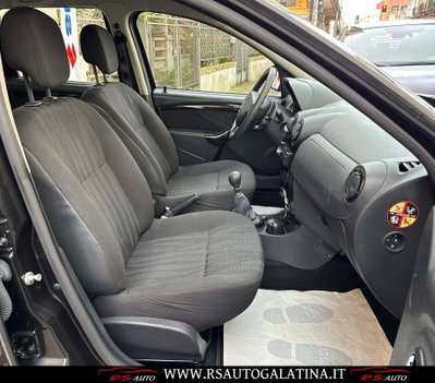 Dacia Duster 1.6 110CV 4x4 Lauréate (10)