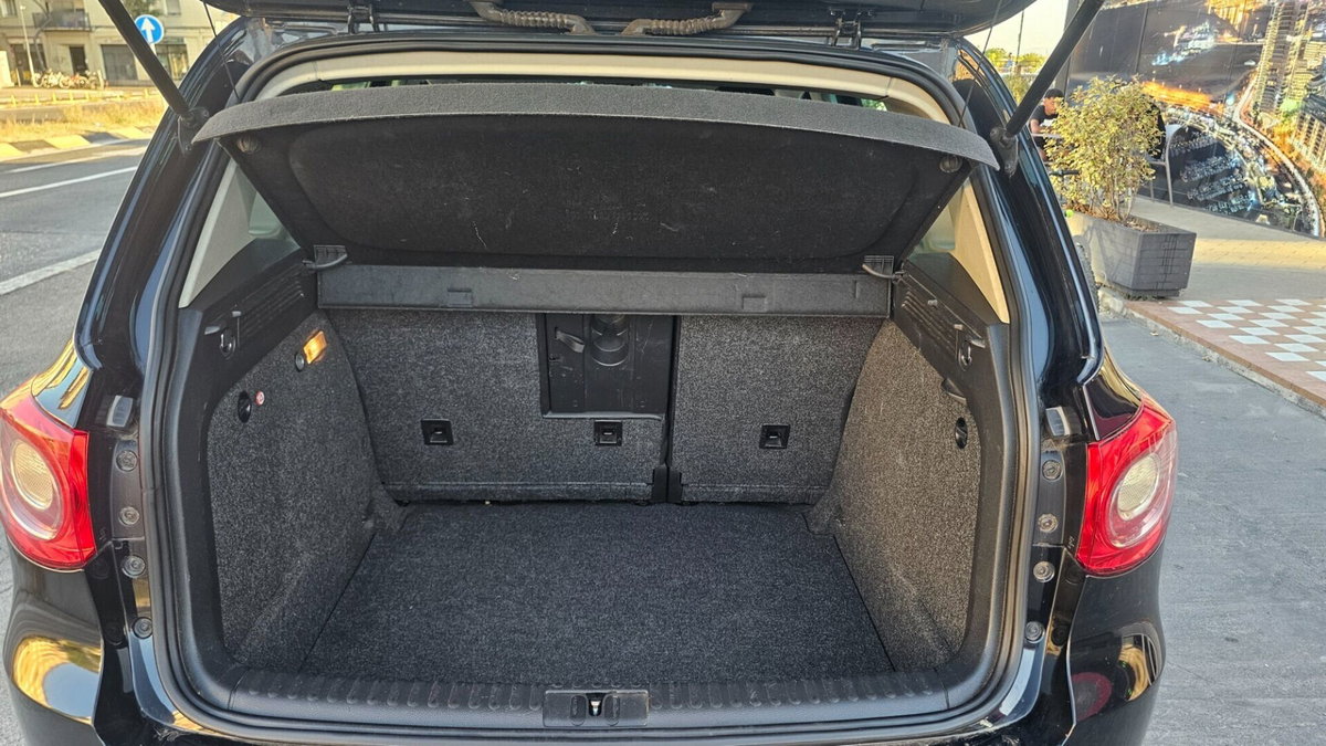Volkswagen Tiguan 2.0 TDI DPF 4MOTION DSG Sport & Style (12)