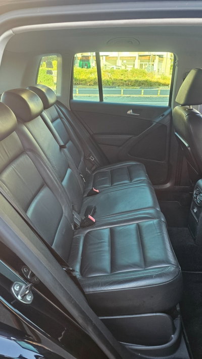 Volkswagen Tiguan 2.0 TDI DPF 4MOTION DSG Sport & Style (17)
