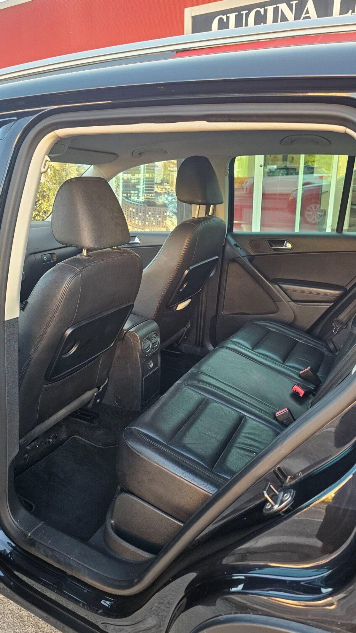 Volkswagen Tiguan 2.0 TDI DPF 4MOTION DSG Sport & Style (18)