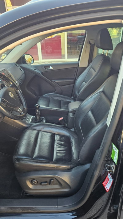 Volkswagen Tiguan 2.0 TDI DPF 4MOTION DSG Sport & Style (19)