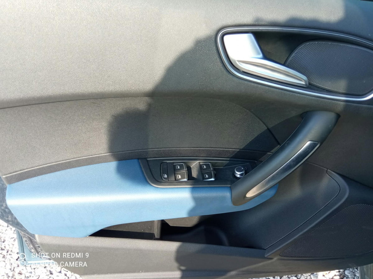 Audi A1 1.0 82 CV TFSI Admired (9)