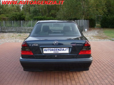 Mercedes-Benz Classe C 250 turbodiesel cat Elegance (7)