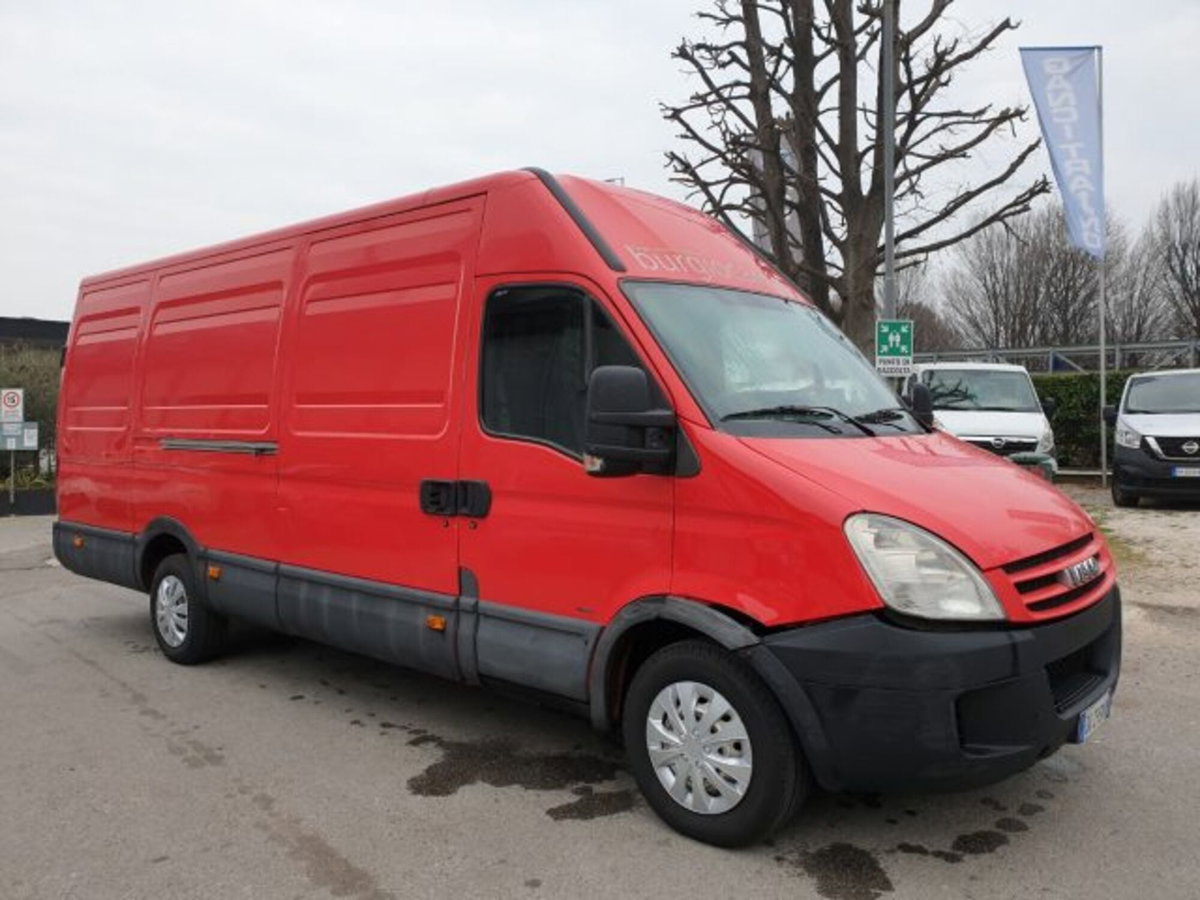 Iveco Daily Furgone 35 C12 V H2 4100L (2)