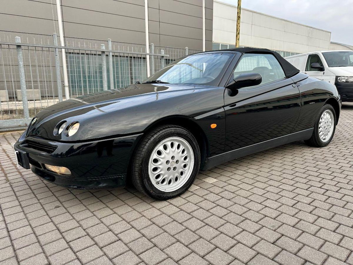 Alfa Romeo Spider 2.0i 16V Twin Spark cat (6)