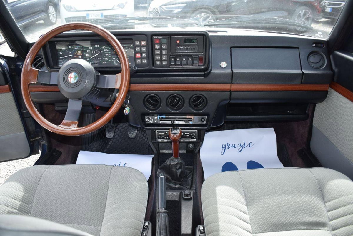 Alfa Romeo Alfetta 2.0 (9)